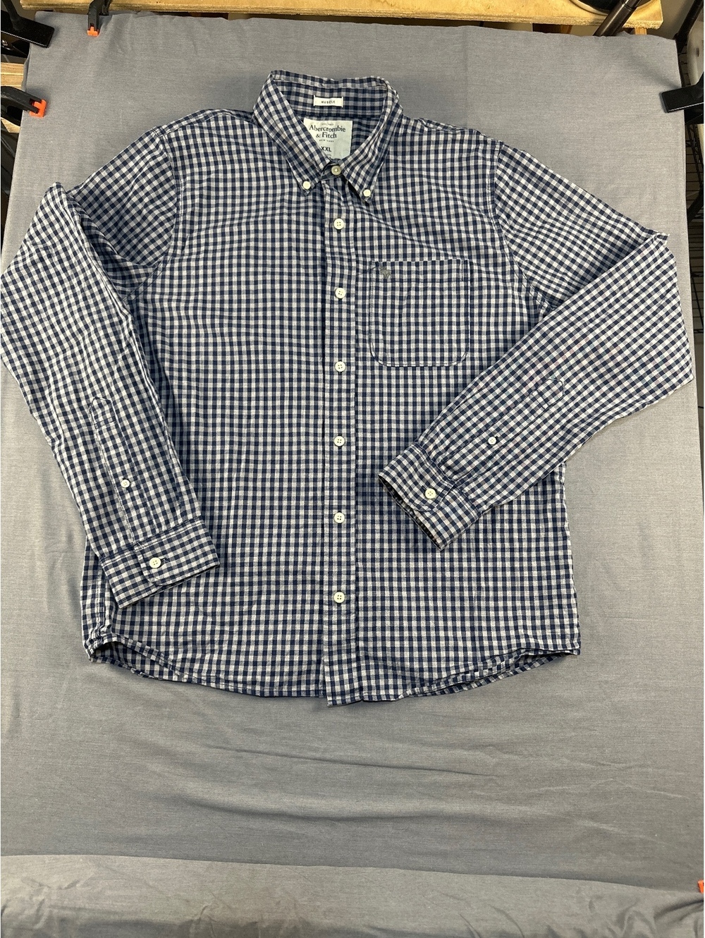 Abercrombie & Fitch Men's XXL Blue and Gray Check Muscle Fit Button-Up Shirt
